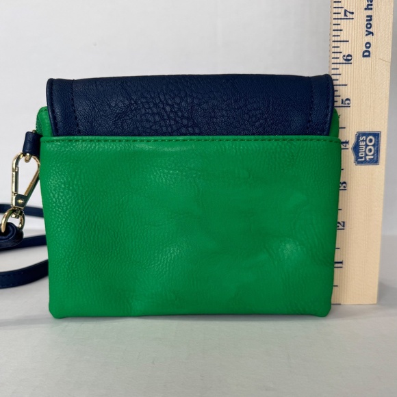 Charming Charlie Turn-Lock Crossbody / Wristlet Blue and Green Colorblock - Picture 10 of 13
